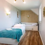 2 Bedroom Stunning In *