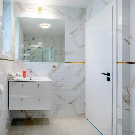 2 Bedroom In * Jastrzębia Góra