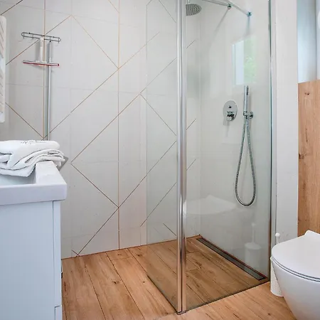 2 Bedroom Awesome In Apartman Jastrzębia Góra